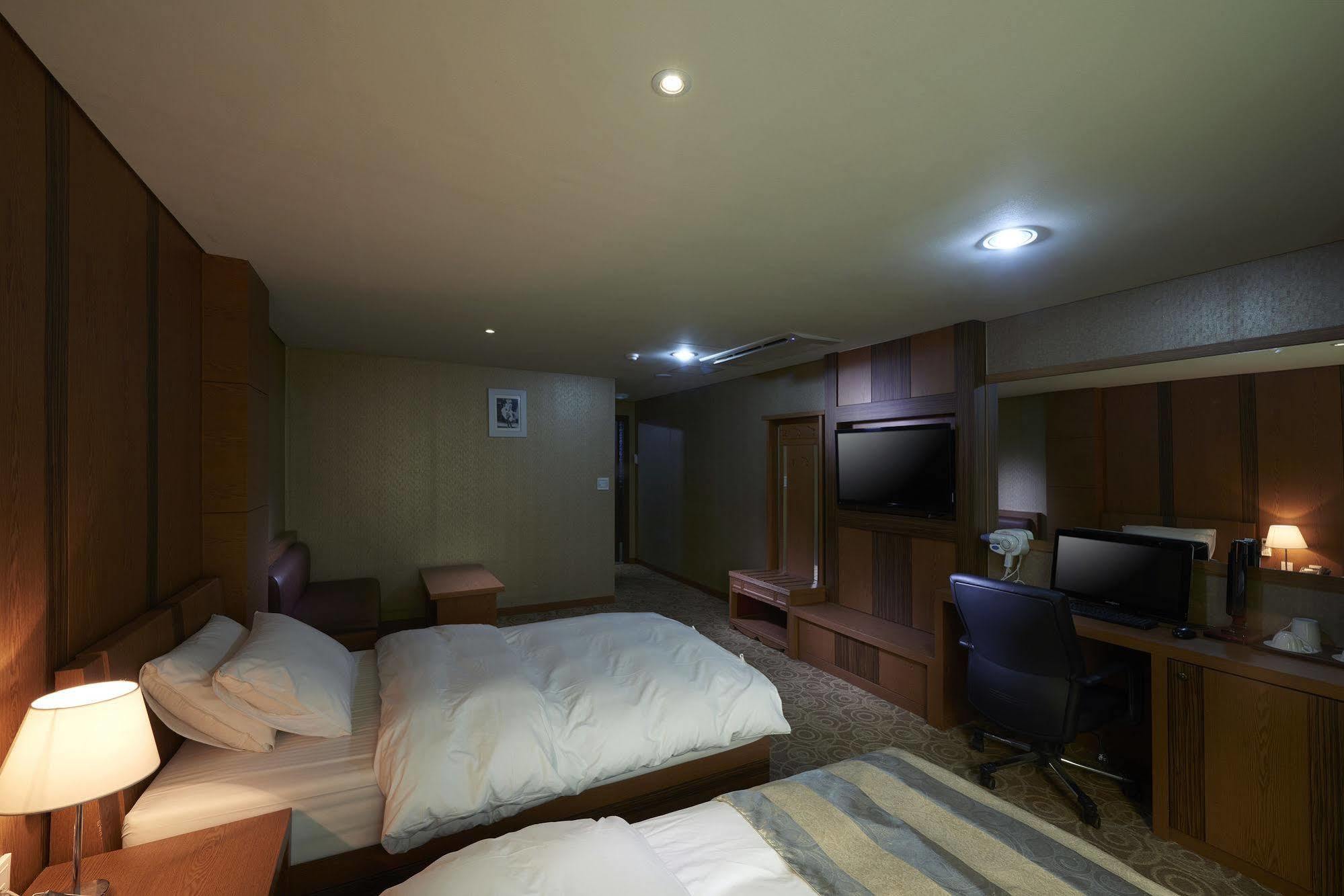 Benikea Premier Hotel Siheung Extérieur photo