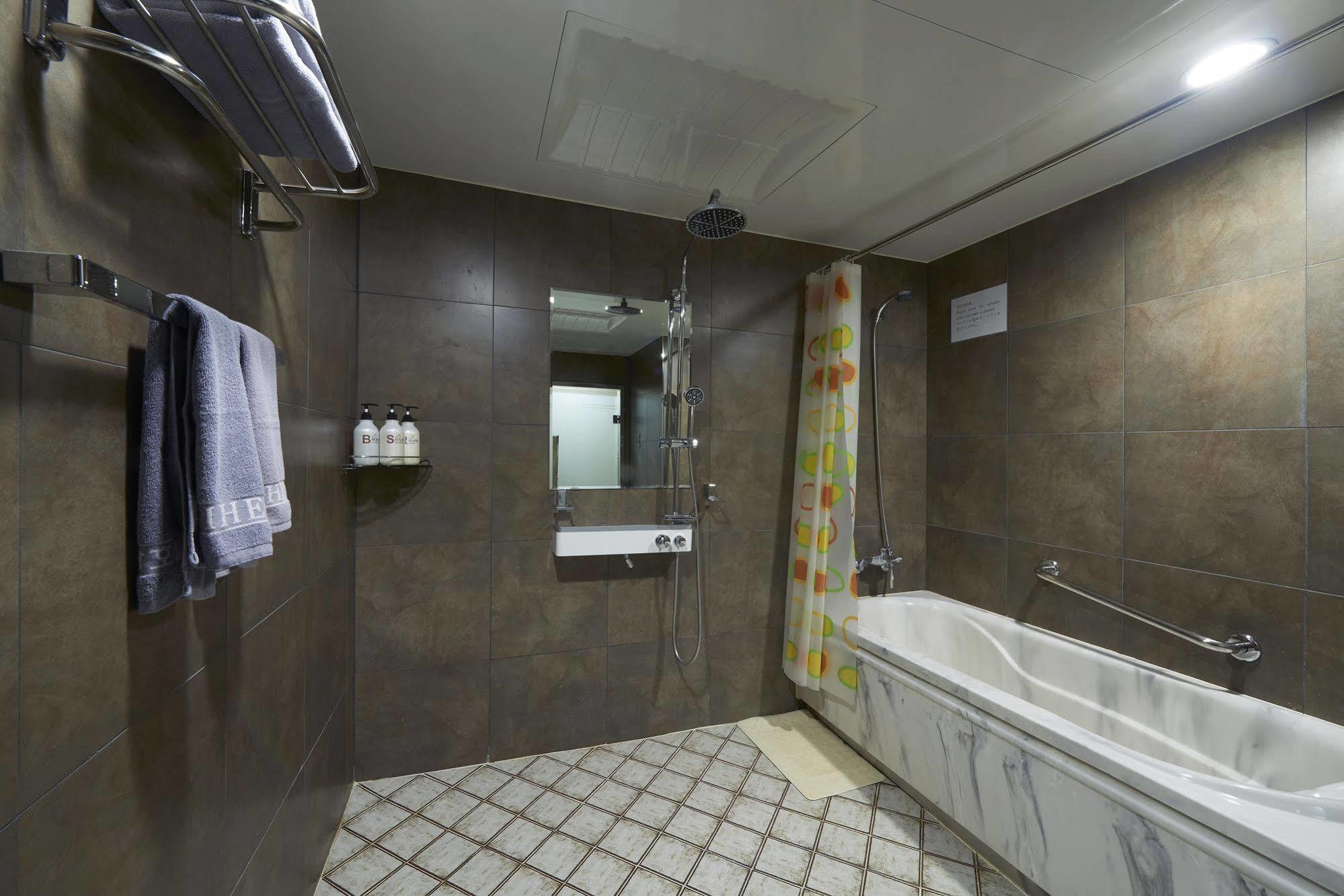 Benikea Premier Hotel Siheung Extérieur photo