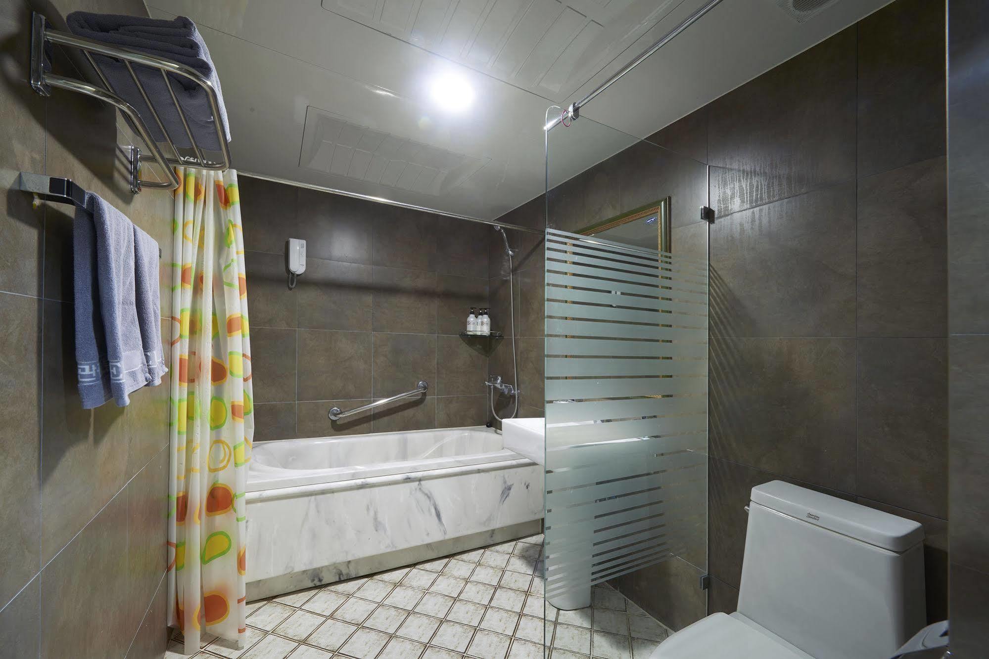 Benikea Premier Hotel Siheung Extérieur photo