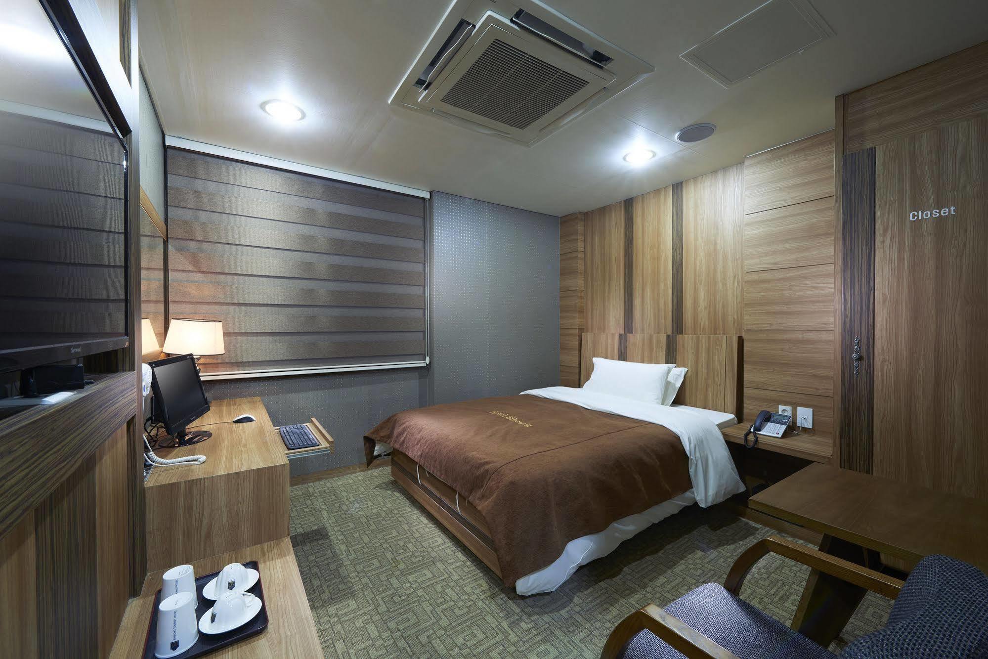 Benikea Premier Hotel Siheung Extérieur photo