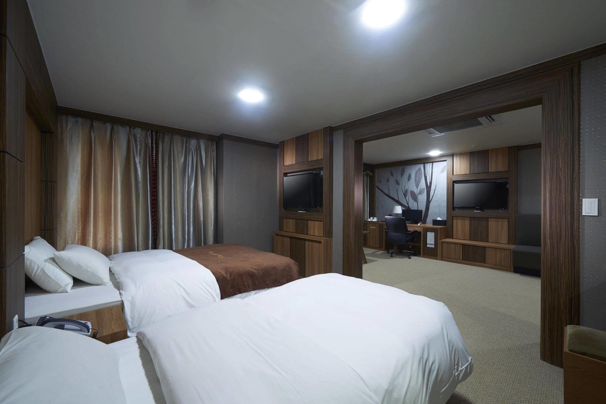 Benikea Premier Hotel Siheung Extérieur photo