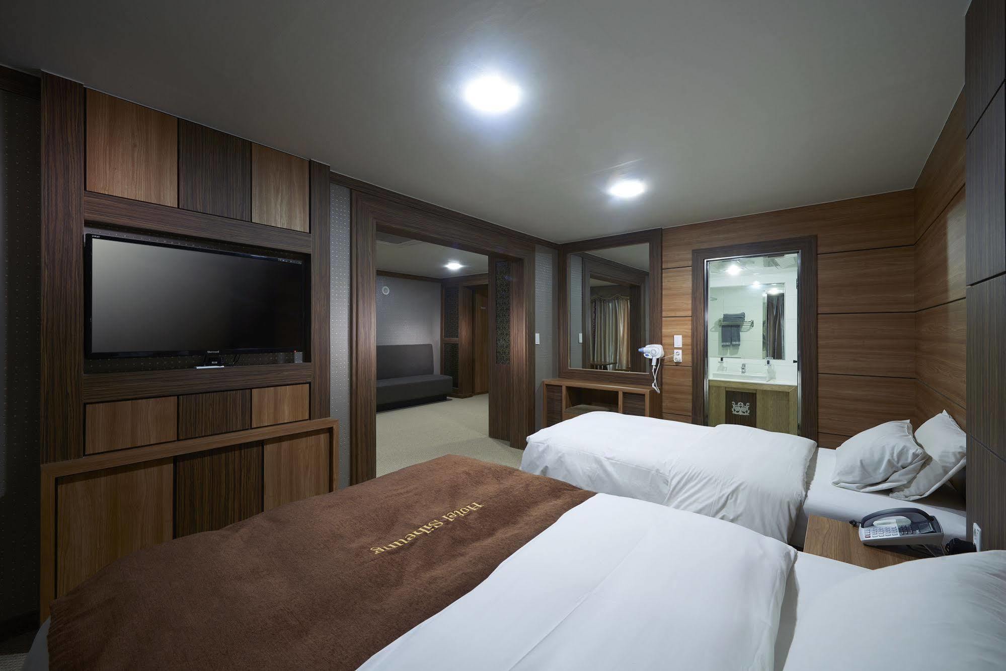 Benikea Premier Hotel Siheung Extérieur photo