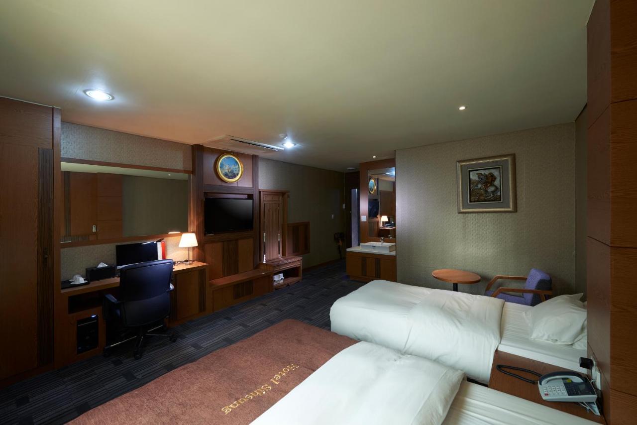 Benikea Premier Hotel Siheung Extérieur photo